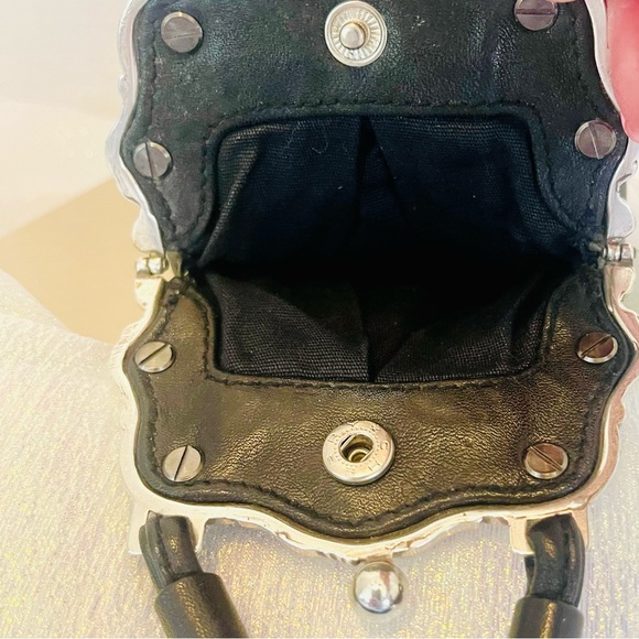 Brighton One World bag small  Black Crossbody Kisslock Snap
Closure Pouch - Picture 3 of 7